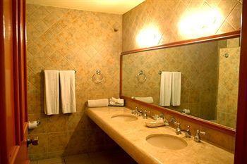 Balboa Club Hotel 2*